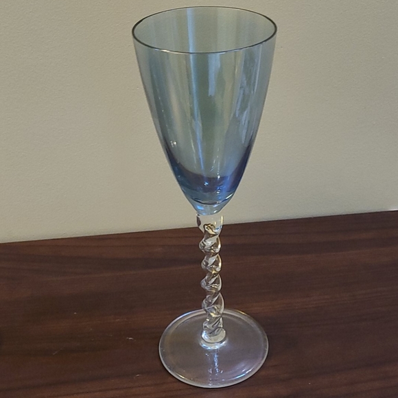 Set of 2 blue tinted glass champagne flutes - Picture 3 of 6